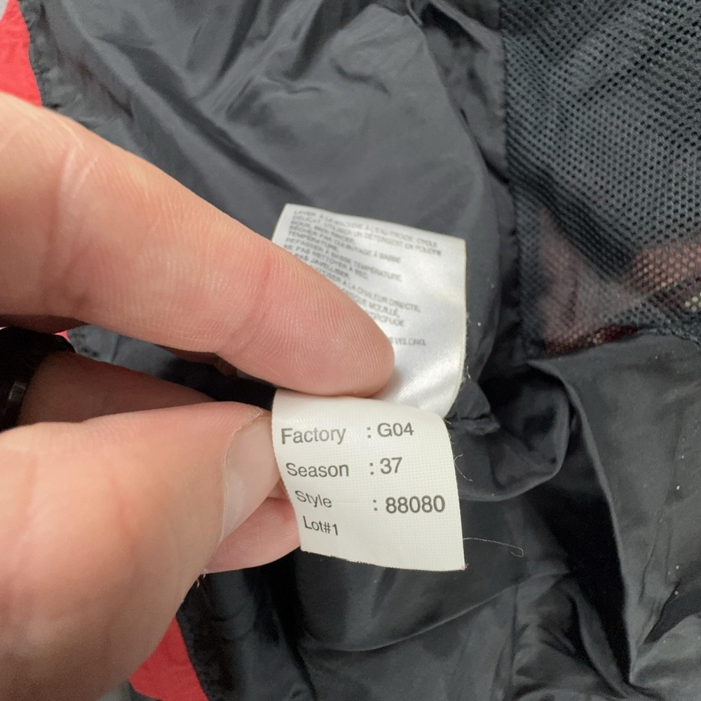 The North Face Hydroseal Jacket Mens Small Red Gray Waterproof Shell Rain 88080 - Picture 13 of 13